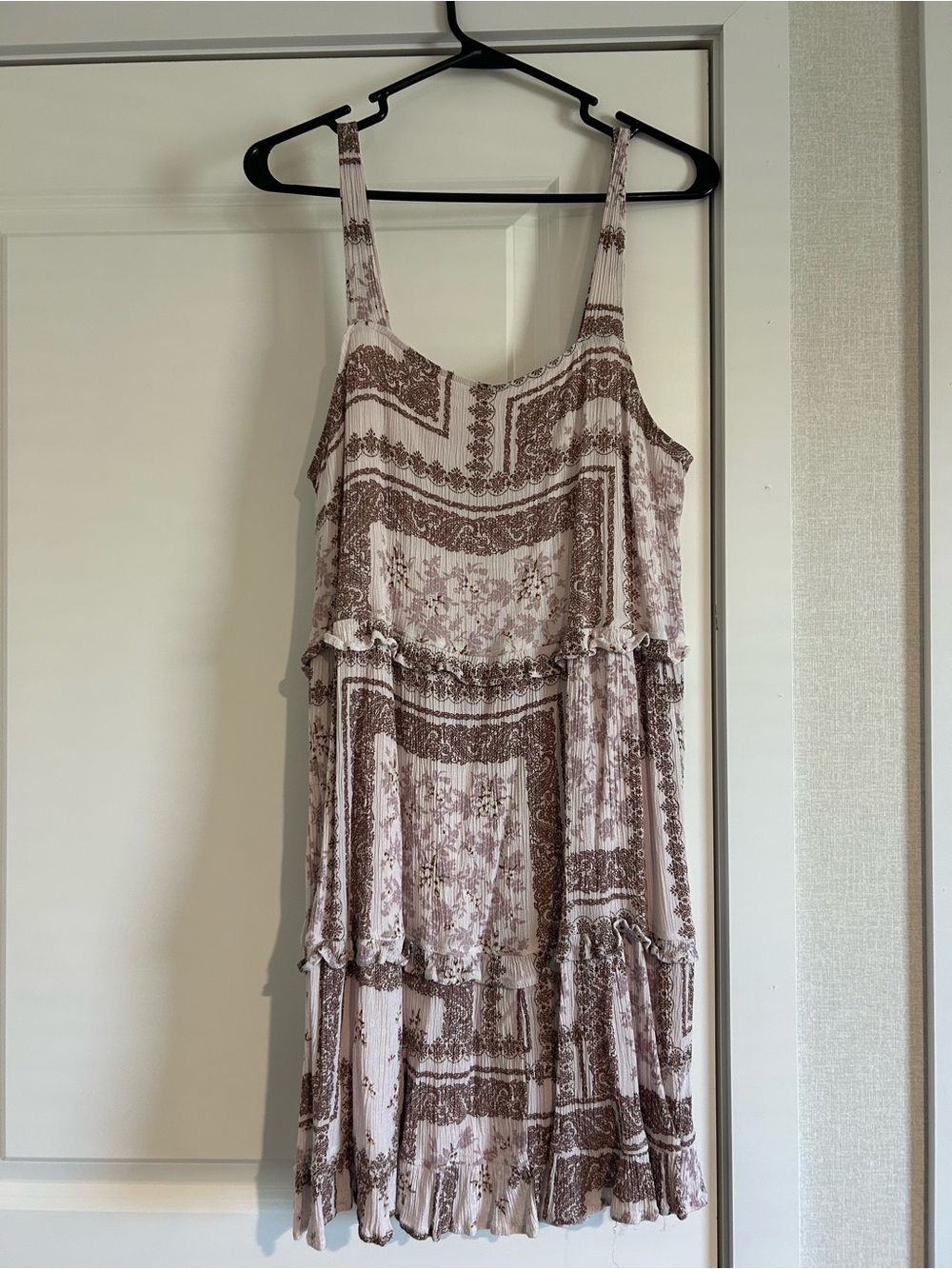 BE COOL Dusty Rose & Cream Tiered Midi Dress